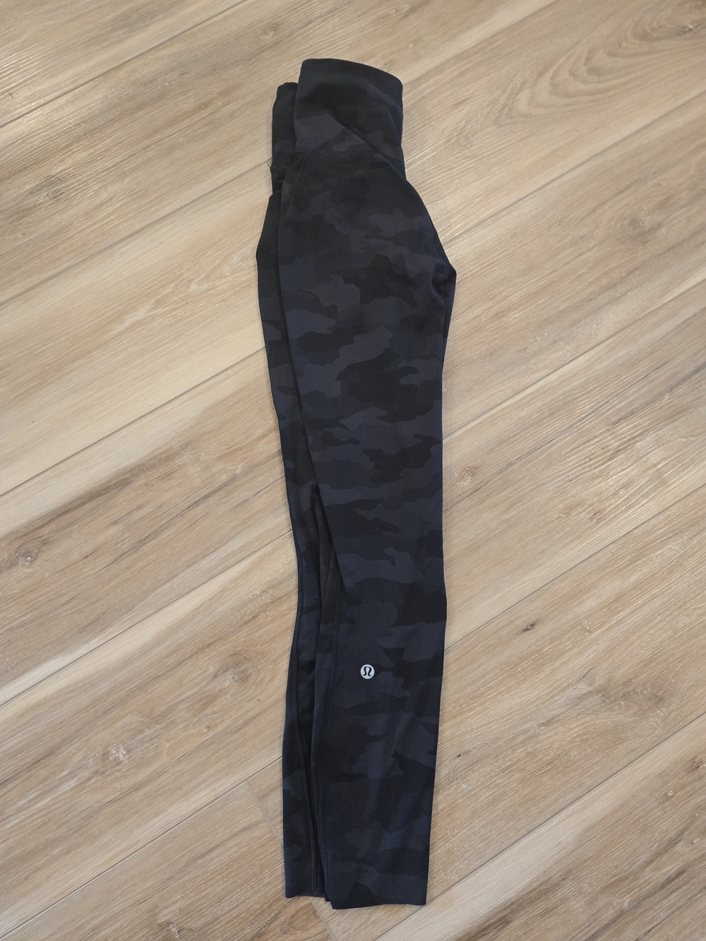 lululemon athletica Women’s Black Camo Leggings